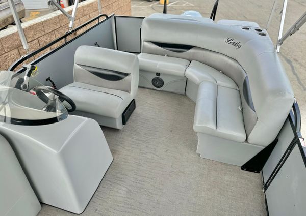 Bentley-pontoons 240-CRUISE image