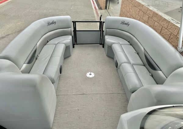 Bentley-pontoons 240-CRUISE image