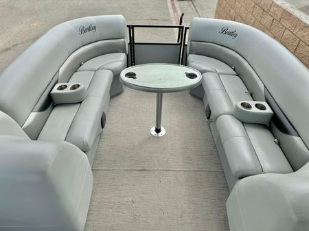 Bentley-pontoons 240-CRUISE image