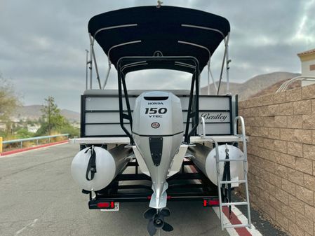 Bentley-pontoons 240-CRUISE image