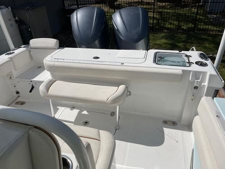 Sea Hunt Gamefish 27 with Coffin Box image