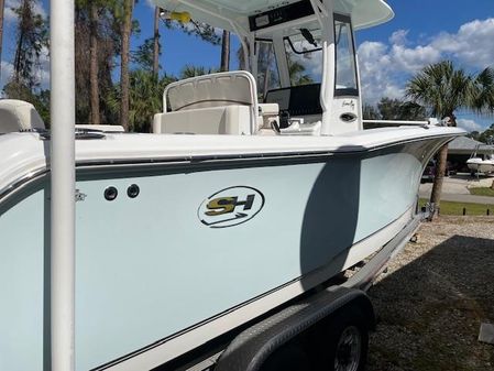 Sea Hunt Gamefish 27 with Coffin Box image