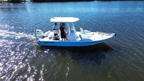 Sea Pro 228 Bay 