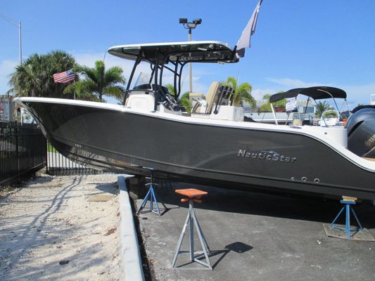 NauticStar 28 XS - main image