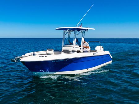 Robalo R242 Center Console image