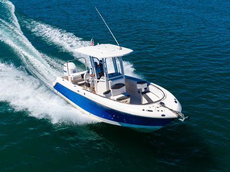 Robalo R242 Center Console image