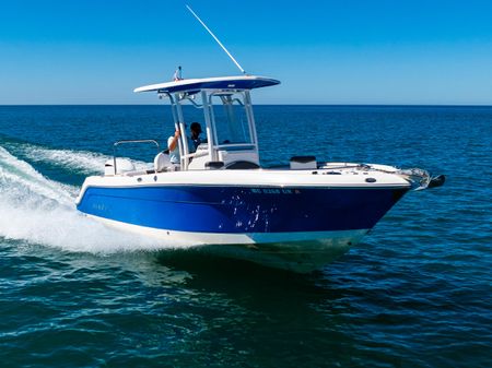 Robalo R242 Center Console image