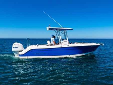 Robalo R242 Center Console image