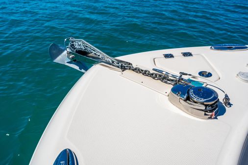 Robalo R242 Center Console image