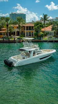 Boston Whaler 420 Outrage image