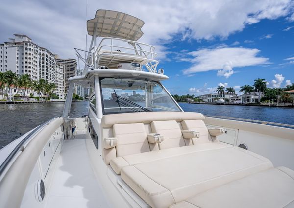 Boston Whaler 420 Outrage image