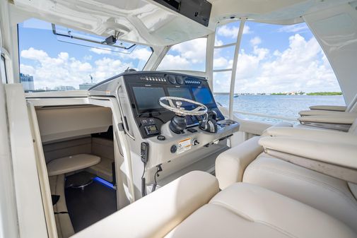 Boston Whaler 420 Outrage image