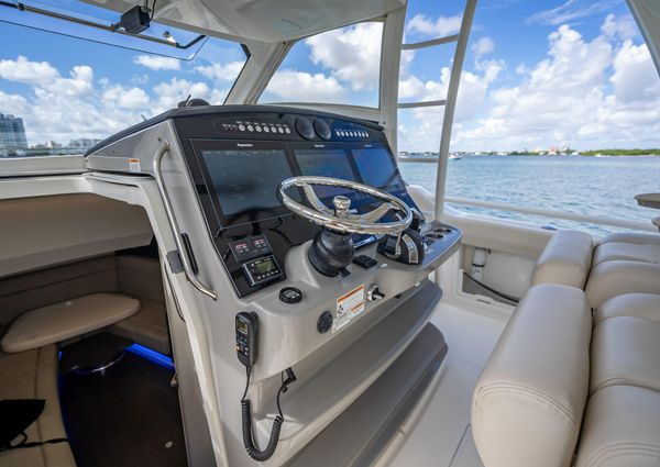 Boston Whaler 420 Outrage image