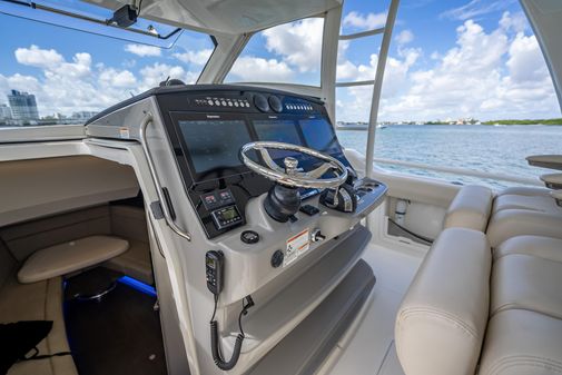 Boston Whaler 420 Outrage image