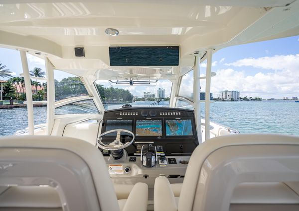 Boston Whaler 420 Outrage image