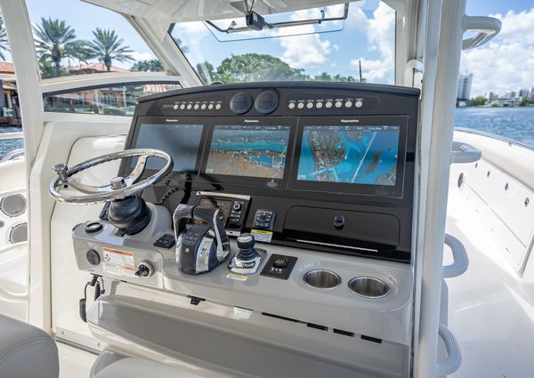 Boston Whaler 420 Outrage image