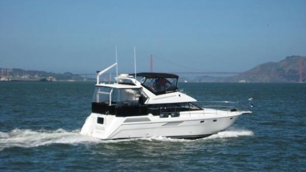 Bayliner Motor Yacht 