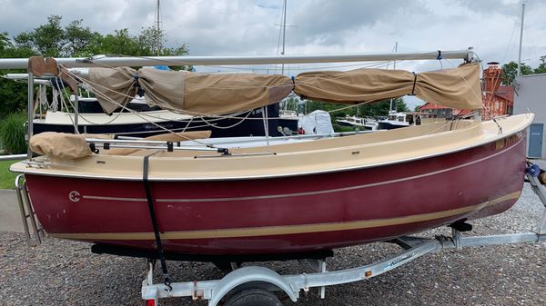 Used Com Pac Picnic Cat Boats For Sale G Winter S Sailing Center