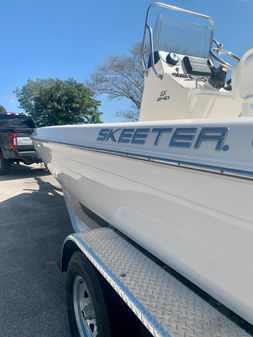 Skeeter SX240 image