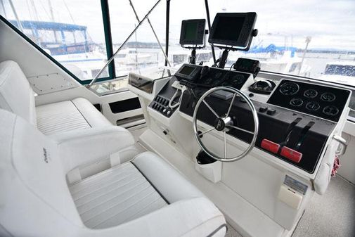Carver 355 Aft Cabin image