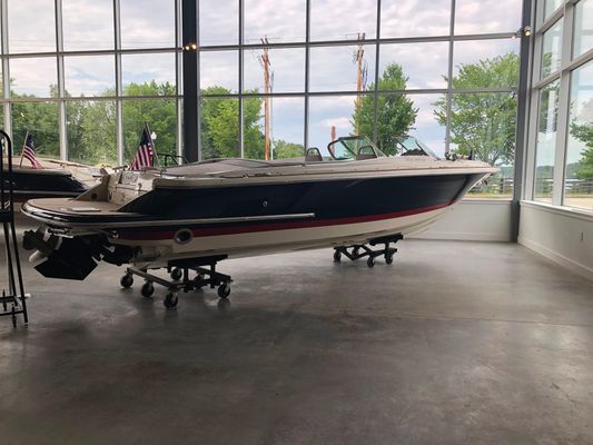 Chris-Craft Launch 27 - main image