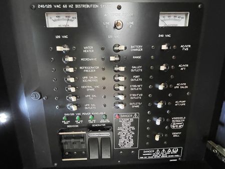 Cruisers Yachts 41 Cantius image