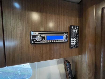 Cruisers Yachts 41 Cantius image