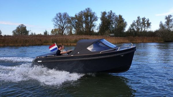 Maxima 620 Retro Day Cruiser Boat 