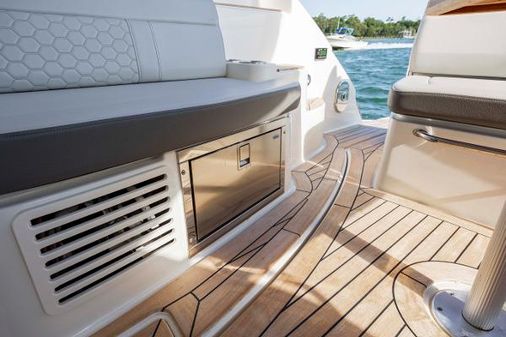 Sea-ray SUNDANCER-350-COUPE image