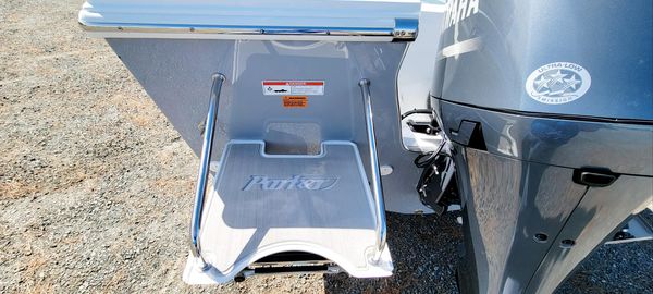 Parker 2120 Sport Cabin image