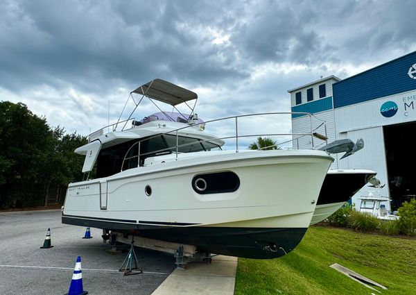 Beneteau SWIFT-TRAWLER-30 image