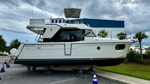 Beneteau Swift Trawler 30 