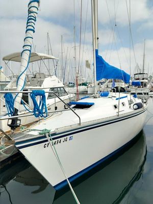 Hunter 31 - main image