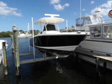 Robalo R300 Center Console image