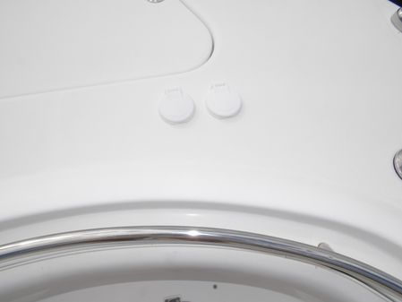 Robalo R300 Center Console image