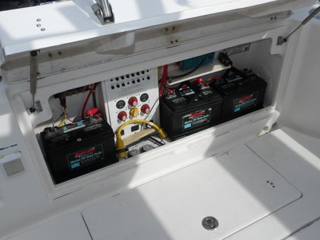 Robalo R300 Center Console image
