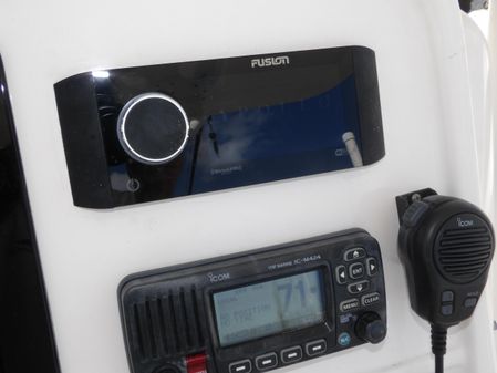 Robalo R300 Center Console image