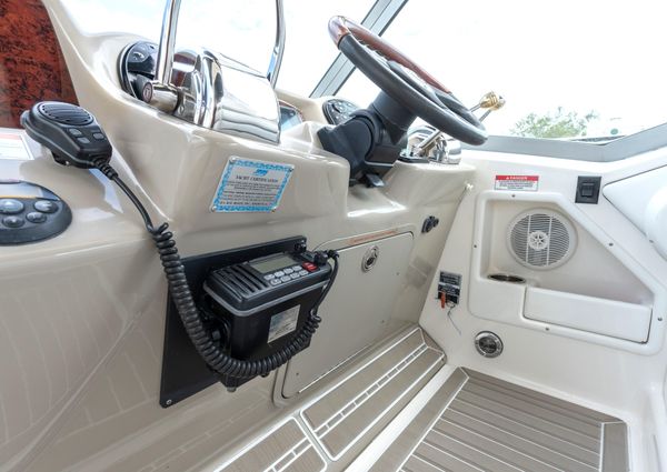 Sea-ray 320-SUNDANCER image