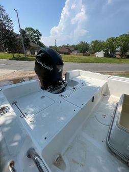 Sea Pro SV1900CC Bay Boat image