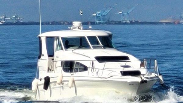 Sea Ray 390 Motor Yacht 