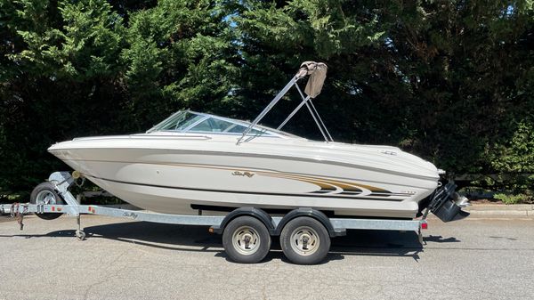 Sea Ray 210 Bow Rider