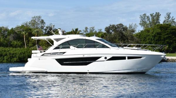 Cruisers Yachts 50 Cantius