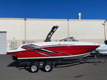 Bayliner VR6 Bowrider I/O image