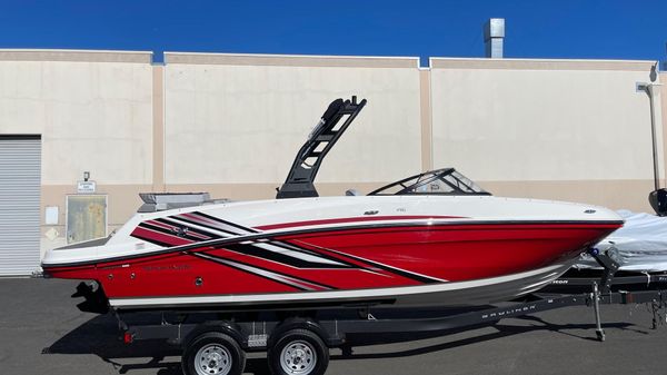 Bayliner VR6 Bowrider I/O