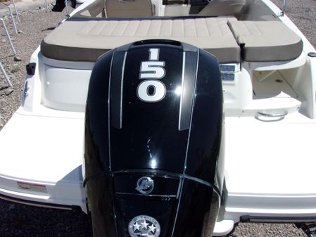 Bayliner VR 5 image
