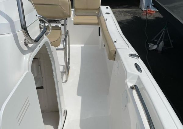 Tidewater 198-CENTER-CONSOLE image