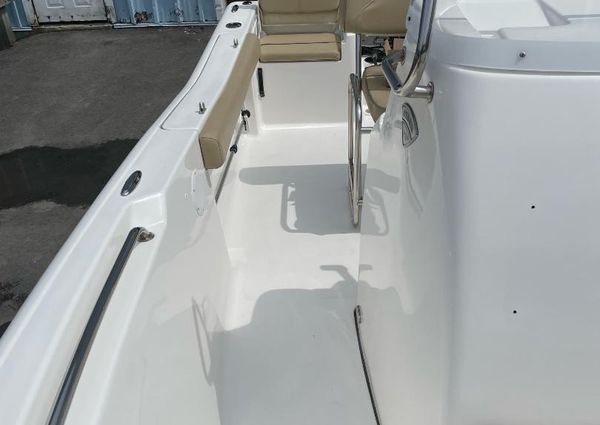 Tidewater 198-CENTER-CONSOLE image