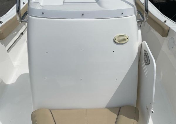 Tidewater 198-CENTER-CONSOLE image