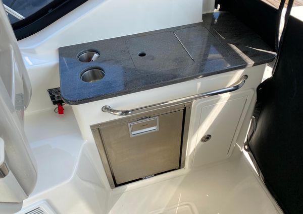 Boston Whaler 325 Conquest image