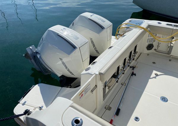 Boston Whaler 325 Conquest image